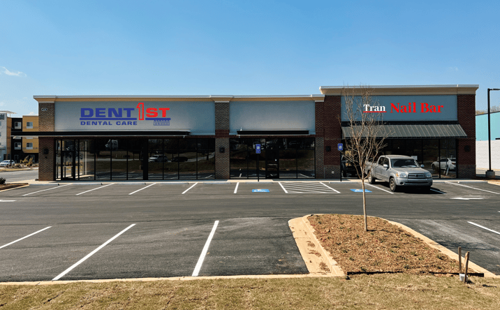 Pictures of Retail property located at 680 Market Pl Blvd, Locust Grove, GA 30248 for lease - image #1