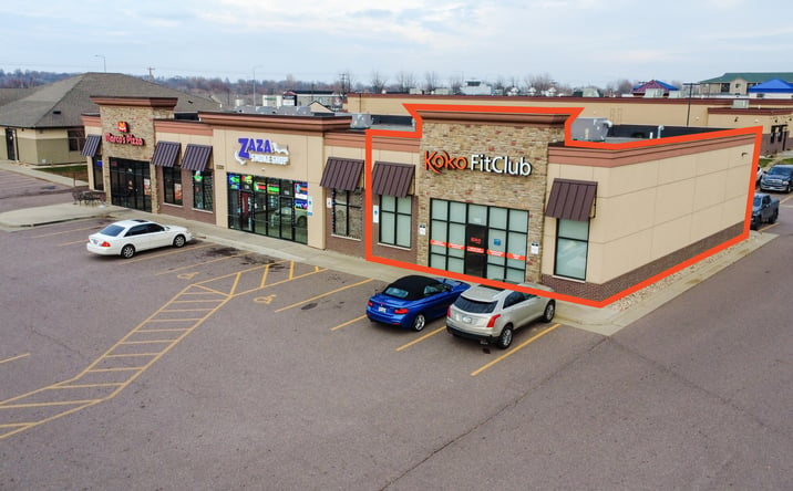 Pictures of Retail property located at 3320 S Sycamore Ave, Sioux Falls, SD 57110 for lease - image #1