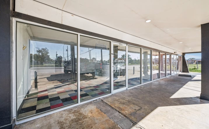 Pictures of Industrial, Retail, Special Purpose property located at 5600 Yale St, Houston, TX 77076 for lease - image #1
