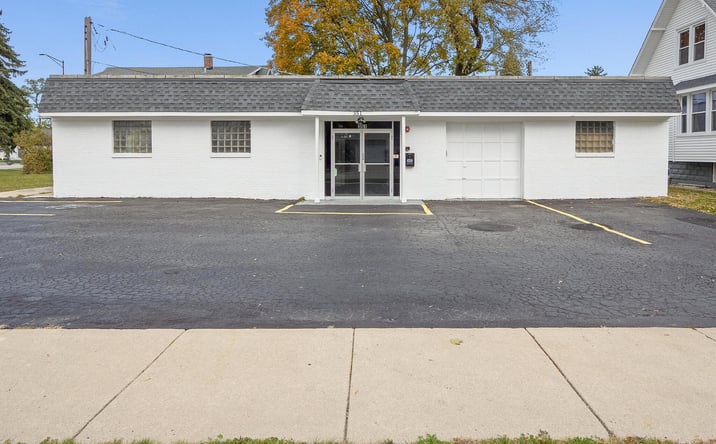 Pictures of Office, Retail property located at 351 N York Road, Elmhurst, IL 60126 for lease - image #1
