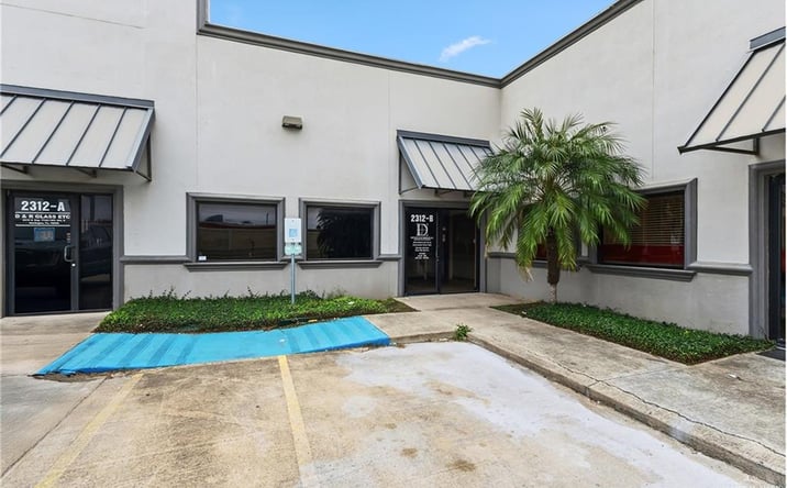 Pictures of Office property located at 2312 S Expressway 83 # B, Harlingen, TX 78552 for lease - image #1