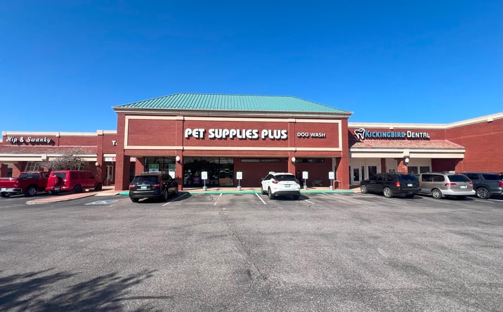Pictures of Retail property located at 1417 E Danforth Rd, Edmond, OK 73034 for lease - image #1