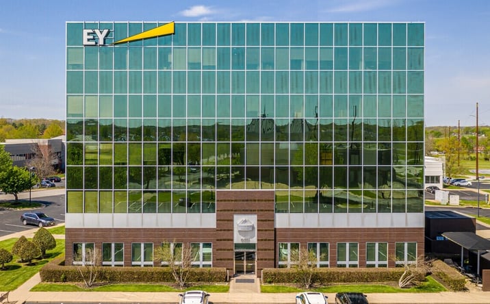 Pictures of Office property located at 5417 W Pinnacle Pointe Dr, Rogers, AR 72758 for lease - image #1