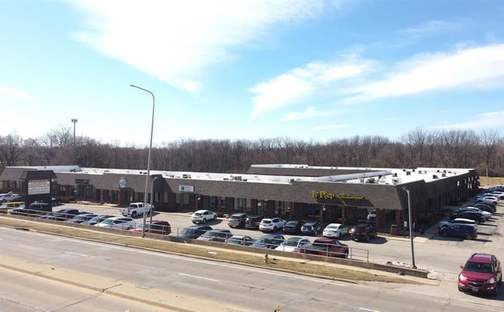 Pictures of Retail, Office property located at 7501 N University St, Peoria, IL 61614 for lease - image #1