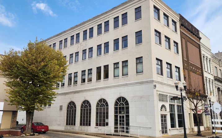 Pictures of Retail, Office, Special Purpose property located at 19 E Washington St, New Castle, PA 16101 for lease - image #1