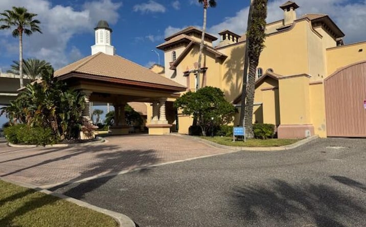 Pictures of Office property located at 861 Ballough Road AA, Daytona Beach, FL 32114 for lease - image #1