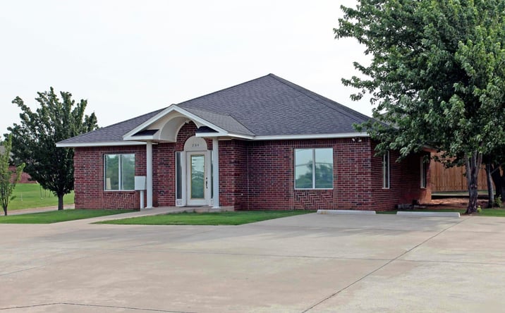 Pictures of Office property located at 2314 N Green Ave, Purcell, OK 73080 for lease - image #1