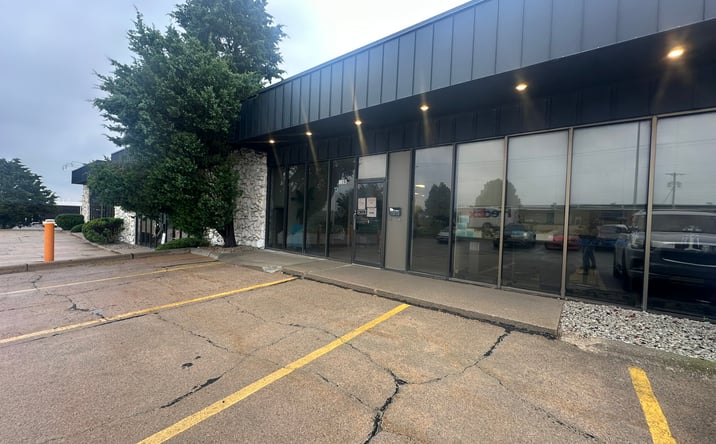 Pictures of Industrial property located at 8815 F St, Omaha, NE 68127 for lease - image #1