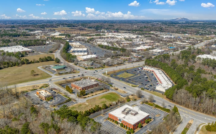 Pictures of Retail property located at 8194 Mall Parkway, Lithonia, GA 30038 for lease - image #1