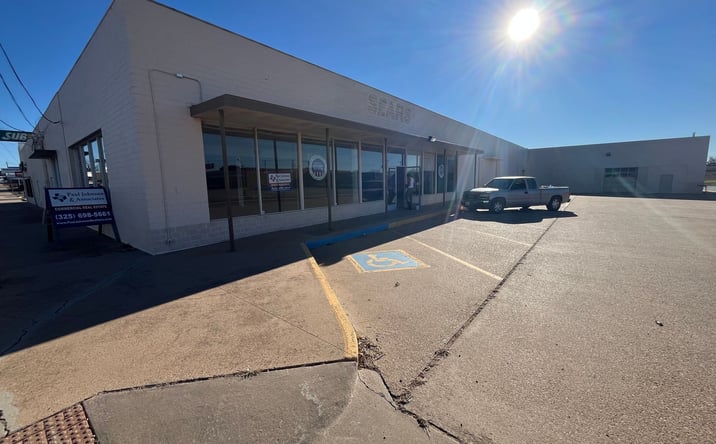Pictures of Retail property located at 604 E Broadway Ave, Sweetwater, TX 79556 for lease - image #1
