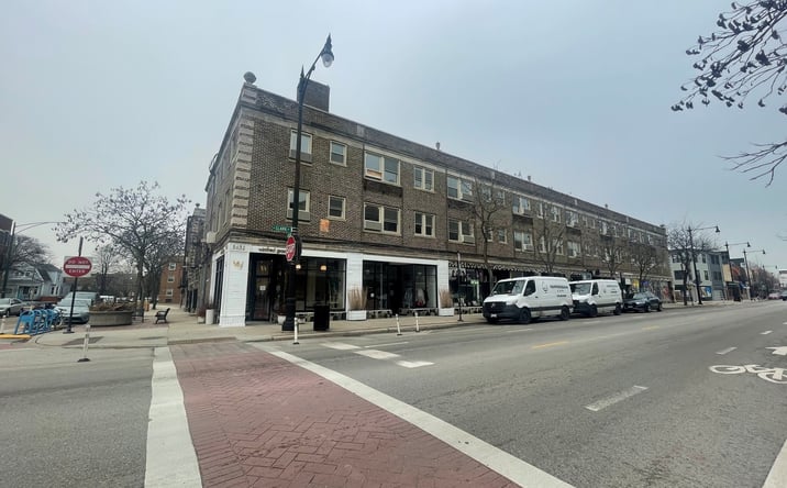 Pictures of Retail property located at 5632-52 N Clark Street 5642, Chicago, IL 60660 for lease - image #1