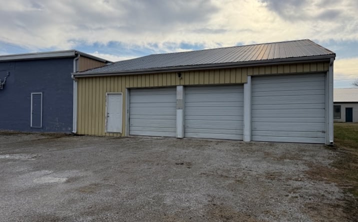 Pictures of Special Purpose property located at 1104 S Commercial St, Harrisonville, MO 64701 for lease - image #1