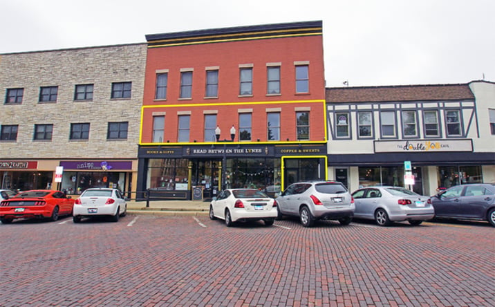 Pictures of Office, Retail property located at 111 E Van Buren Street A, Woodstock, IL 60098 for lease - image #1