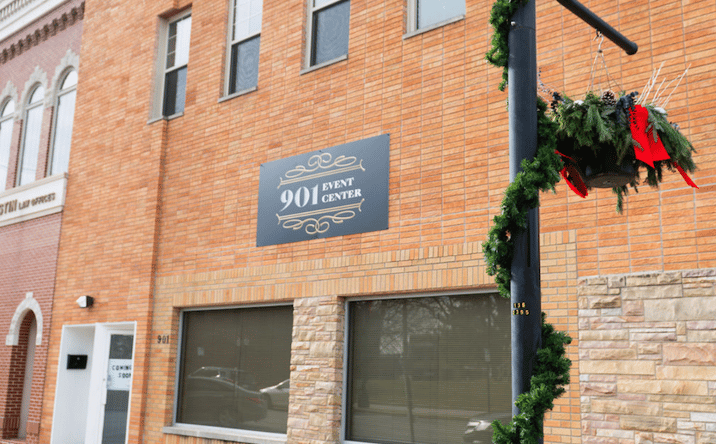 Pictures of Retail, Office, Restaurant property located at 901 Meridian St, Anderson, IN 46016 for lease - image #1