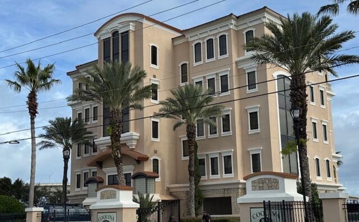 Pictures of Office property located at 825 Ballough Road 200, Daytona Beach, FL 32114 for lease - image #1