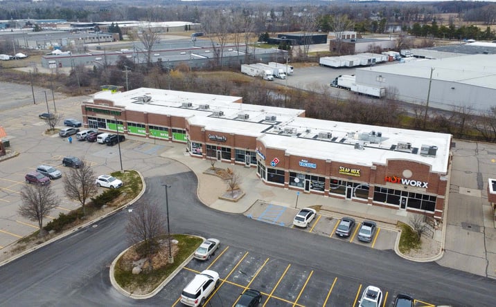 Pictures of Retail, Office, Restaurant property located at 971-985 S Lapeer Rd, Oxford, MI 48371 for lease - image #1