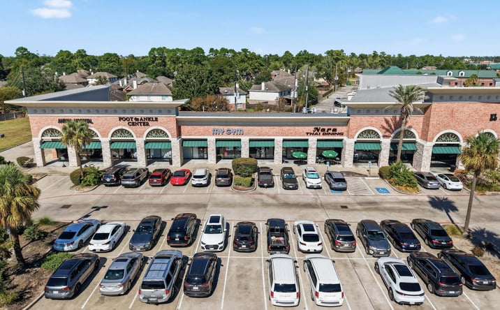Pictures of Retail, Restaurant property located at 18455 W Lake Houston Pkwy, Humble, TX 77346 for lease - image #1