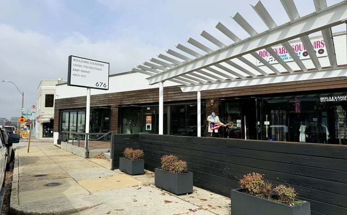 Pictures of Retail property located at 676 Marshall Ave, Memphis, TN 38103 for lease - image #1