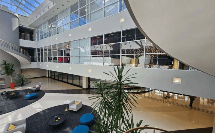 Pictures of Office property located at 814 Commerce Drive, Oak Brook, IL 60523 for lease - image #1
