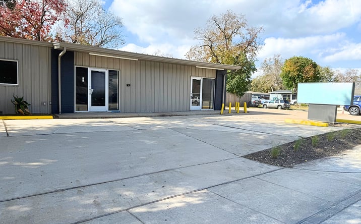 Pictures of Retail property located at 1120 S Richey, Pasadena, TX 77506 for lease - image #1