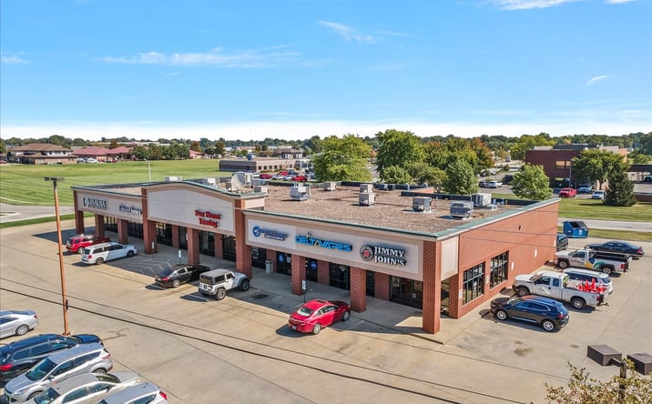 Pictures of Retail property located at 3130 S 6th St, Springfield, IL 62703 for lease - image #1