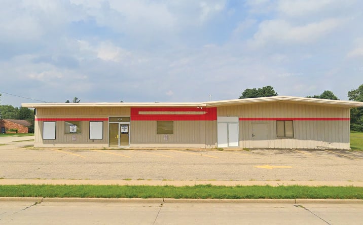 Pictures of Retail property located at 302 E Main St, Wautoma, WI 54982 for lease - image #1
