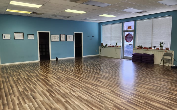 Pictures of Retail, Office, Industrial property located at Oak Ridge Turnpike, Oak Ridge, TN 37830 for lease - image #1