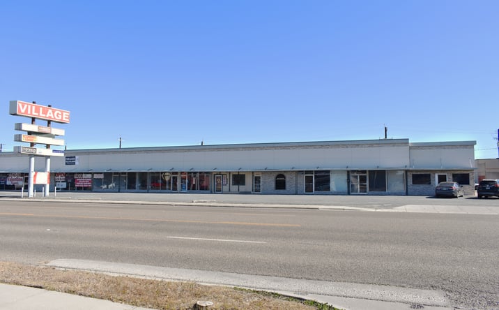 Pictures of Retail property located at 926 S 14th St, Kingsville, TX 78363 for lease - image #1