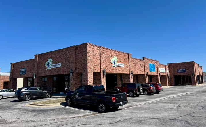 Pictures of Office, Retail property located at 5512 N Farmer Branch Rd, Ozark, MO 65721 for lease - image #1