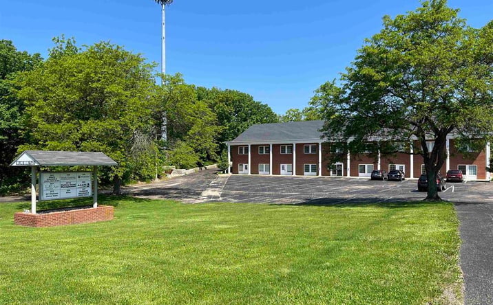 Pictures of Retail, Office property located at 2001 W Willow Knolls Dr, Peoria, IL 61614 for lease - image #1