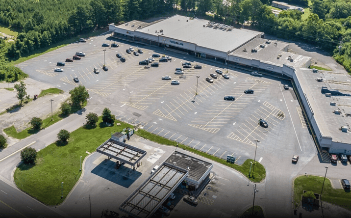 Pictures of Retail property located at 1600 N Garnett St, Henderson, NC 27536 for lease - image #1