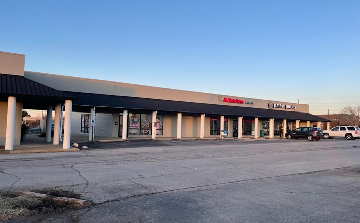 Pictures of Retail, Office, Restaurant property located at 2950 N WATER Street #220/230, Decatur, IL 62526 for lease - image #1