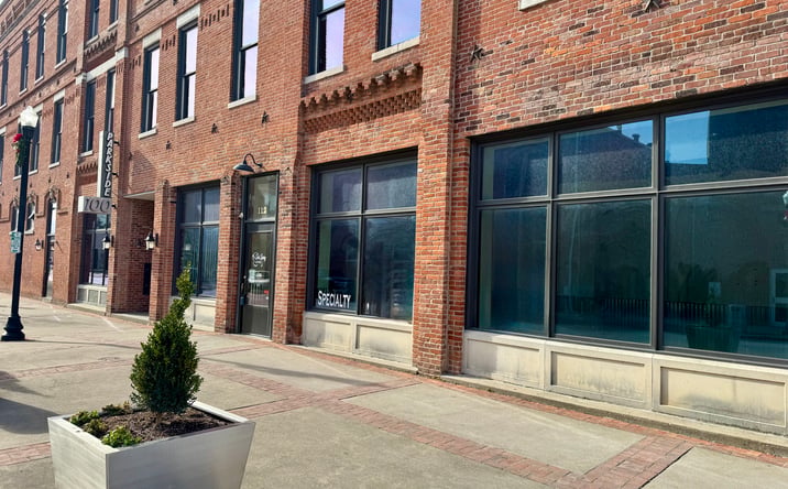 Pictures of Retail, Office, Restaurant property located at 112 Allen St, Owensboro, KY 42303 for lease - image #1