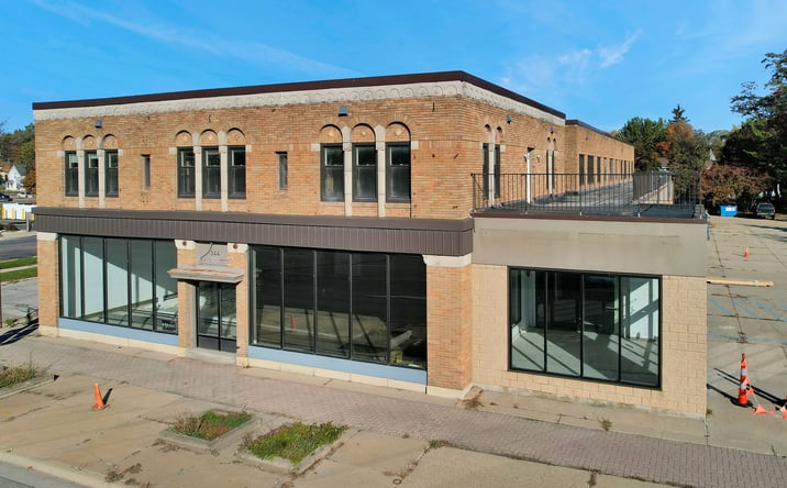 Pictures of Retail, Office, Restaurant property located at 344 W Main St, Owosso, MI 48867 for lease - image #1