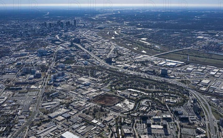 Pictures of Land, Restaurant property located at 1475 W Mockingbird Ln, Dallas, TX 75247 for lease - image #1