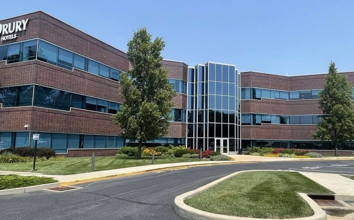 Pictures of Office property located at 13075 Manchester Rd, Des Peres, MO 63131 for lease - image #1
