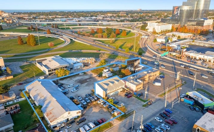 Pictures of Land property located at 2312 N Causeway Blvd, Metairie, LA 70001 for lease - image #1
