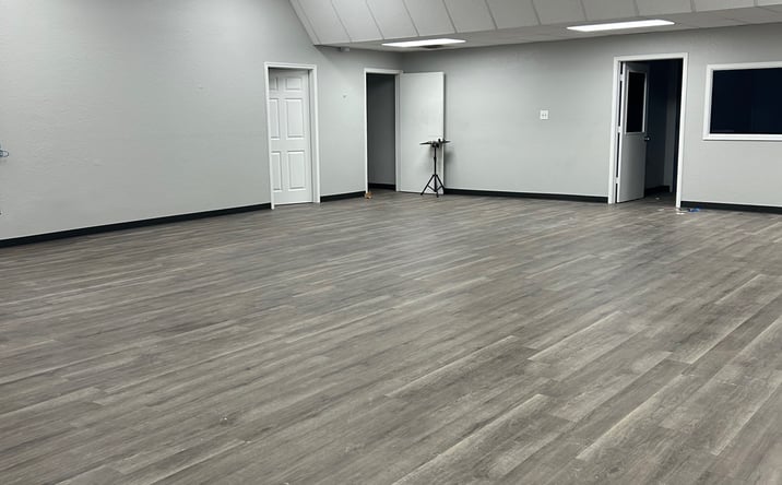 Pictures of Office property located at 10305 I-35 Frontage Rd, San Antonio, TX 78233 for lease - image #1