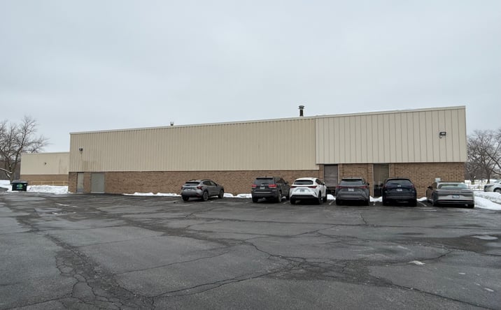 Pictures of Industrial property located at 950 Tower Rd, Mundelein, IL 60060 for lease - image #1