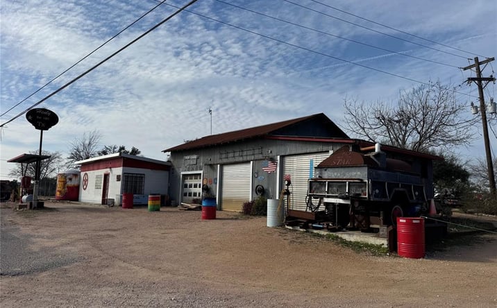 Pictures of Retail, Industrial, Special Purpose property located at 7080 US-290, Dripping Springs, TX 78620 for lease - image #1