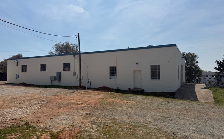 Pictures of Industrial property located at 4903 Rozzelles Ferry Rd, Charlotte, NC 28216 for lease - image #1