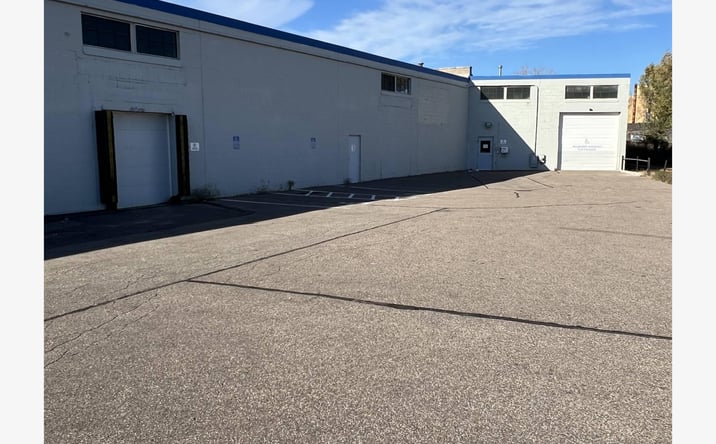 Pictures of Office property located at 635 Prior Ave N, Saint Paul, MN 55104 for lease - image #1