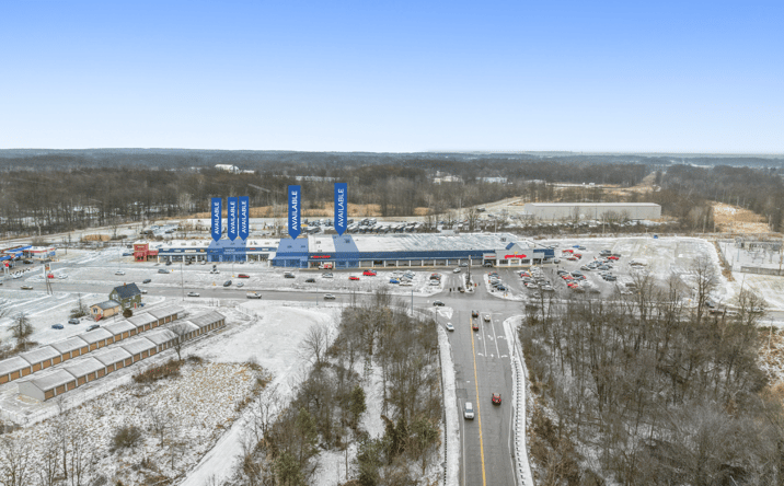 Pictures of Retail property located at 2700 Mahoning Ave, Youngstown, OH 44509 for lease - image #1