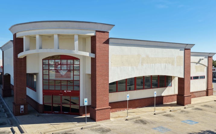 Pictures of Retail property located at 6431 McCart Ave, Fort Worth, TX 76133 for lease - image #1