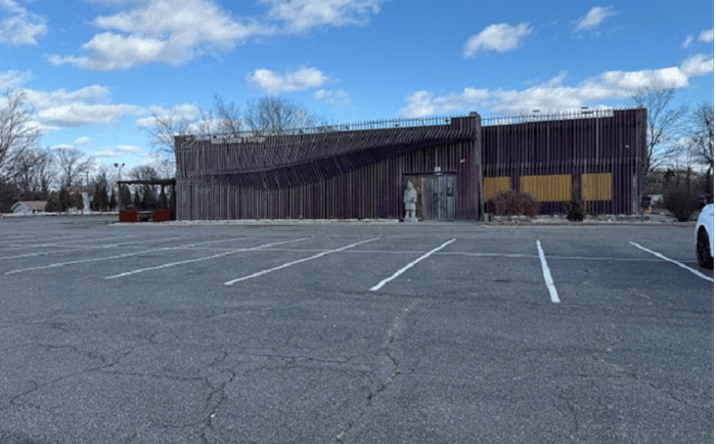 Pictures of Restaurant property located at 28 US-1, New Brunswick, NJ 08901 for lease - image #1