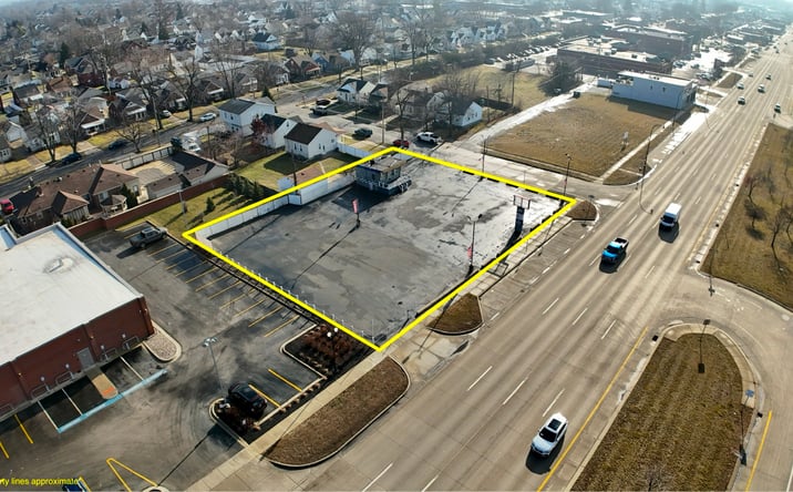 Pictures of Retail property located at 3017 Fort Street, Wyandotte, MI 48192 for lease - image #1