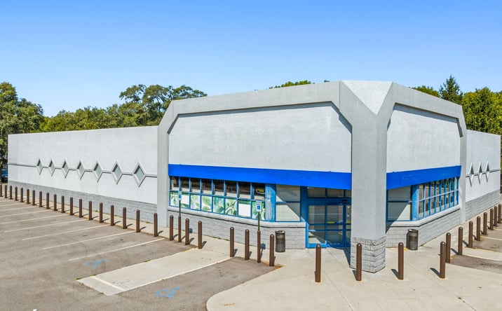 Pictures of Retail property located at 102 State Rd, Dowagiac, MI 49047 for lease - image #1