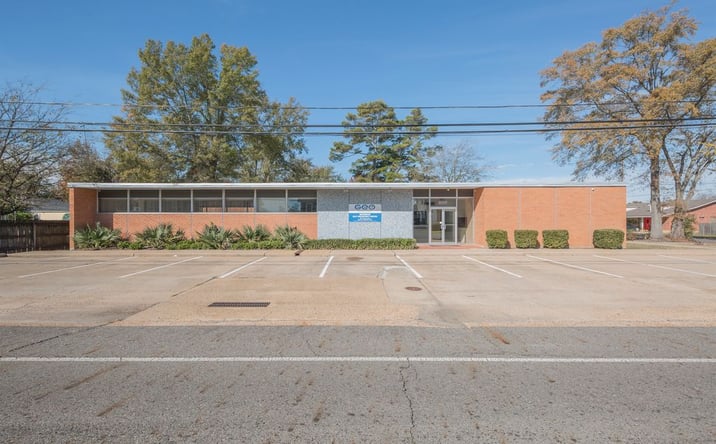Pictures of Office property located at 807 Hudson Ln, Monroe, LA 71201 for lease - image #1