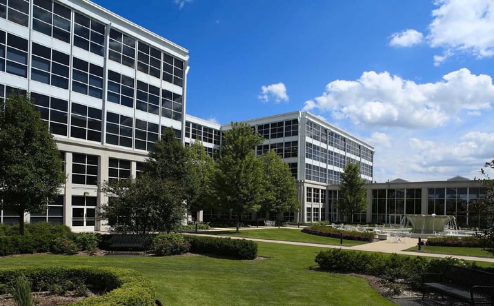 Pictures of Office property located at 3 Parkway North, Deerfield, IL 60015 for lease - image #1