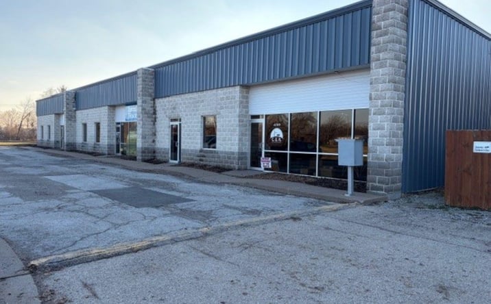Pictures of Office property located at 4709-4711 15th Street A Street, Moline, IL 61265 for lease - image #1